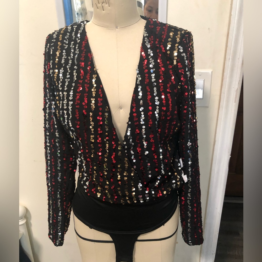BLACK SEQUIN STRIPE LONG SLEEVE WRAP BODYSUIT, brand: Boohoo